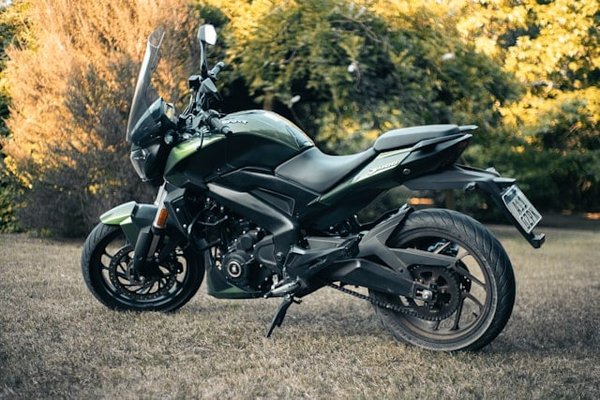 Quels sont les avantages des systèmes de gestion de la batterie pour les motos électriques ?